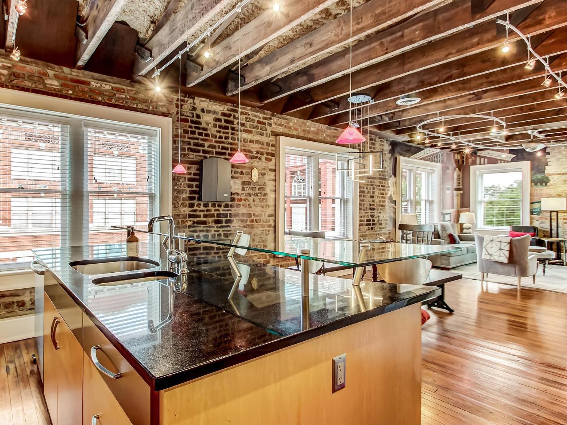 Апартаменты Broughton Corner Loft Саванна Экстерьер фото